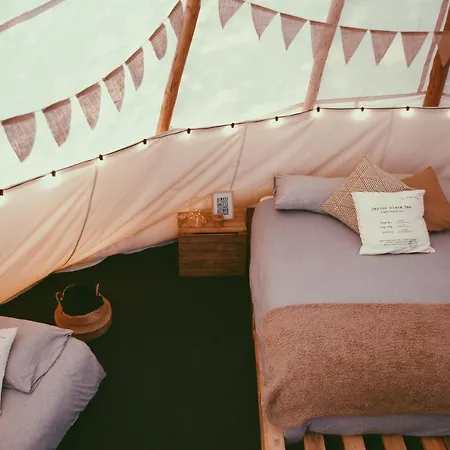 White House On Wye Glamping Hotel Hereford Exterior photo