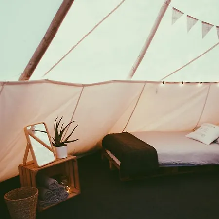 White House On Wye Glamping Hotel Hereford Exterior photo