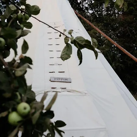 White House On Wye Glamping Hotel Hereford Exterior photo