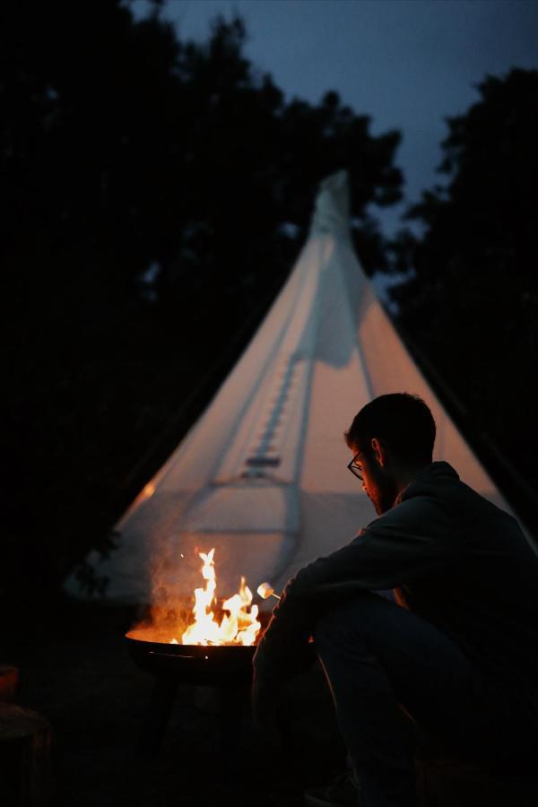 White House On Wye Glamping
